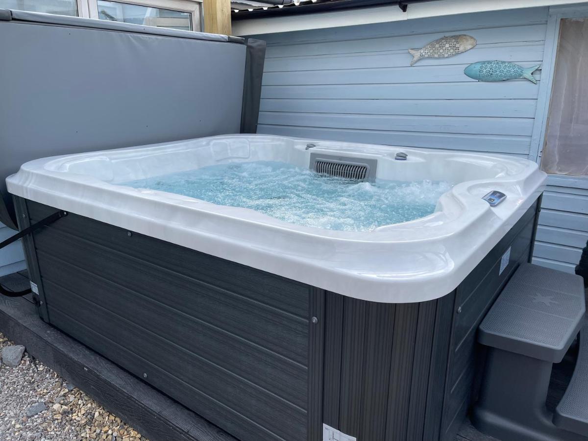 Dog Friendly Cottage 2 Mins To Beach With Hot Tub And Zappi Ev Lessingham Eksteriør billede