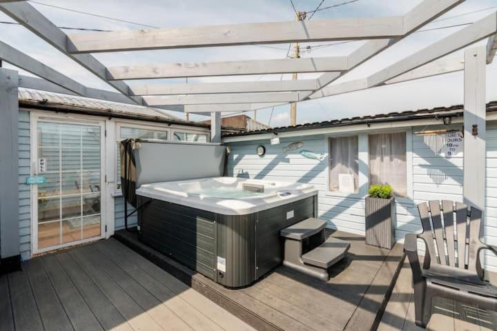 Dog Friendly Cottage 2 Mins To Beach With Hot Tub And Zappi Ev Lessingham Eksteriør billede