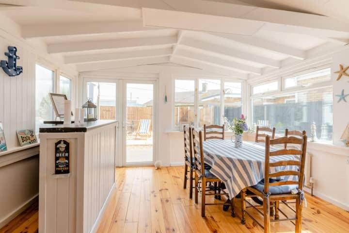 Dog Friendly Cottage 2 Mins To Beach With Hot Tub And Zappi Ev Lessingham Eksteriør billede